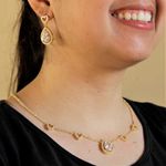 Conjunto Colar Elo Português Com Corações Vazados Cravejados e Gota Incolor Coroada e Brinco Coração Vazado e Gota Cravejado De Zircônias Incolores By Kumbayá Joias