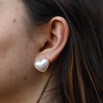 Conjunto Brinco e Colar de Pérolas em formato de Coração Semijoia Banho de Ouro 18K 