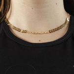 Colar Folhas Gregas com Zircônias Rosa Banhado a Ouro 18K