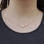 Colar Corrente Veneziana com Pequena Pérola Banho de Ouro 18K