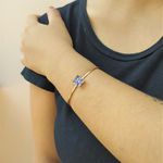 Pulseira Bracelete Com Carrê Semijoia Banho De Ouro 18k Cristal Lilás