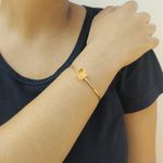 Pulseira Bracelete Com Carrê Semijoia Banho De Ouro 18k Cristal Champagne