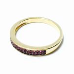 Anel Meia Aliança Semijoia Banho De Ouro 18k Cravação De Zircônia Rubi Detalhe Em Ródio Negro