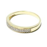 Anel Meia Aliança Semijoia Banho De Ouro 18k Cravação De Zircônia Incolor Detalhe Em Ródio