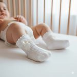 Meia Bebê Branca Conforto com Laço