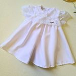 Vestido Batizado Alfaiataria com Detalhe em Renda