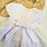 Vestido Batizado Tule com Renda e Pérolas