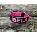 COLEIRA PERSONALIZADA 5cm preta/rosa com nome em rosa