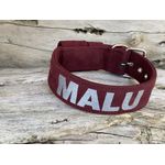 COLEIRA PERSONALIZADA 5cm camurça vinho com nome em prata