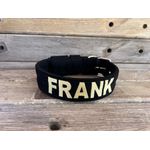 COLEIRA PERSONALIZADA 5cm camurça preto com nome em dourado