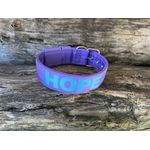 COLEIRA PERSONALIZADA 5cm lilás com nome em azul bebê