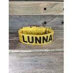 COLEIRA PERSONALIZADA 5cm amarela com nome em preto