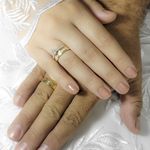 Par de Alianças para Casamento em Ouro com base em Prata Pedras na Aliança Feminina