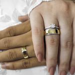 Aliança de Casamento em Ouro 6mm Friso Laterais base em prata Mia - Combo
