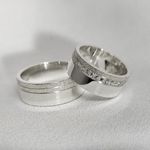 Aliança unitaria Masculina em Prata com acabamento lateral Diamantado - Peça Única 