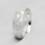 Aliança em Prata 995 para Namoro e Compromisso Cravejada em Pedras Diamonics em forma de Infinito + Anel Solitário - Combo