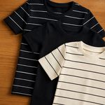 Kit T-shirt Listras e Preta Lisa