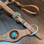 Peiteira Couro Marrom Com Margaridas Pedrinhas Azul Turquesa & Cravinhos Cod.8556 - Boots Horse