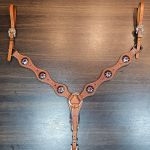 Peiteira Couro Marrom Com Margaridas Strass Magenta & Cravinhos Cod.8556 - Boots Horse