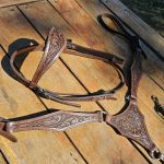 Conjunto Cabeçada e Peiteira de Couro Bordado Triangulo - Master Selas