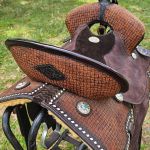 Sela Tambor Oficial Protec Horse Couro Balaiado Aba Arredondada Tenteado Branco #6793