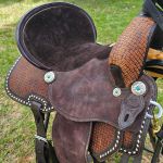 Sela Tambor Oficial Protec Horse Couro Balaiado Aba Arredondada Tenteado Branco #6793