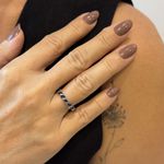 Anel em Ouro 18k Meia Aliança de Safira 2.4g 4.0mm