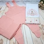 Jardineira Tricot com manta + 1 toalhinha de boca bordada - Coral