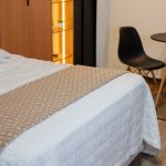 Manta Casal Multiuso Força do Querer p/ Cama, Sofá - Caramelo com Branco