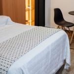 Manta Casal Multiuso Força do Querer p/ Cama, Sofá - Bege com Preto