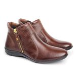 Bota Rasteira Feminina em Couro Cano Baixo Pinhão Ref. 09942.09933