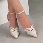 Sapatilha Bico Fino Couro Eze Off White
