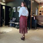 Saia midi em franjas Anames 