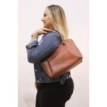 Bolsa Tiracolo Média Betina Caramelo