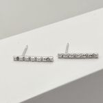 Brinco Palito Medio com Zirconia Prata 925