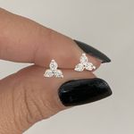 Brinco Flor Tres Petalas com Zirconia Cristal Prata 925