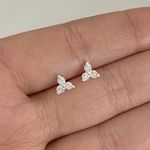 Brinco Flor Tres Petalas com Zirconia Cristal Prata 925