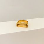 Anel Topo Quadrado Ondulado Banhado a Ouro 18k