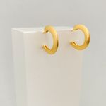 Meia Argola Chata Acetinada Banhado a Ouro 18k