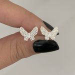 Brinco Borboleta Cravejada com Zircônia Prata 925
