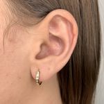 Argola Click Com Pontos De Luz Banhada A Ouro 18k