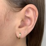 Argola Click Oval Lisa Banhada a Ouro 18k