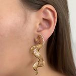 Brinco Cobra Rendado Banhado a Ouro 18k