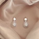 Brinco Duas Gotas Liso e Rendado Vazado Prata 925