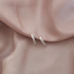 Argola Pequena Triangular com Zirconia Prata 925