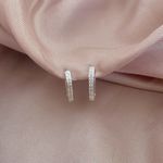 Argola Média Triangular com Zirconia Prata 925