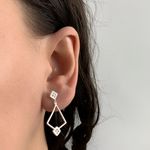 Brinco Prata Legítima 925 Triangular Vazado e com Zirconia