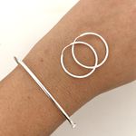 Kit Bracelete Fio 2mm Anatômico e Argola Redonda Fio Quadrado 2,5cm Prata 925