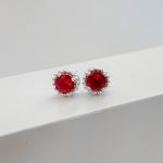 Brinco Prata Legitima 925 Zirconia Cereja Redonda com Base Trabalhada