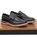 Sapato Masculino Loafer Masculino em Couro Legítimo Tratorado Preto Maldivas